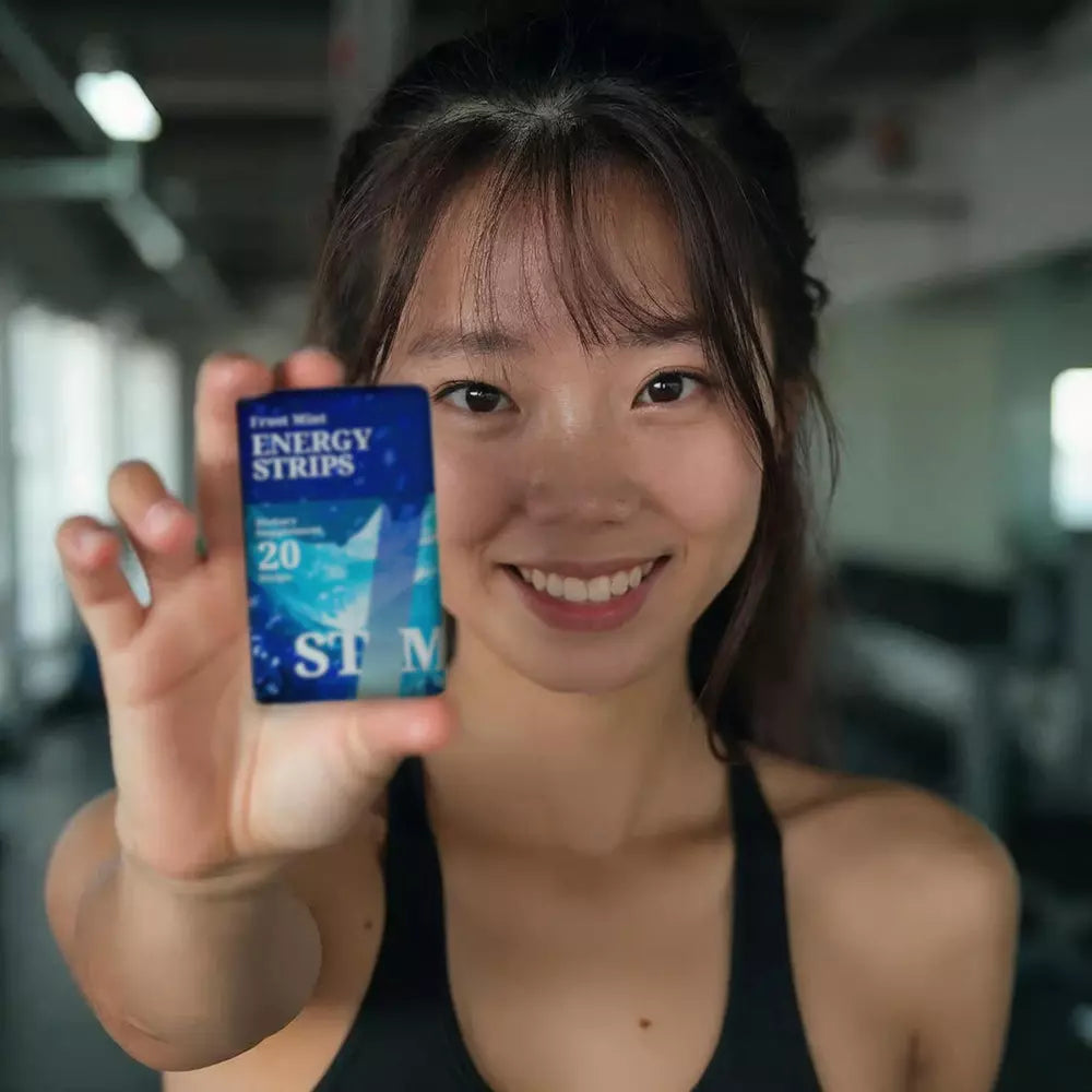 Image of a girl holding a STIM Frost Mint pack in the gym